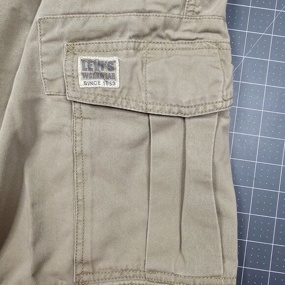 Levis Cargo Shorts Mens 36x10 Tan Baggy Loose Y2K 90s Streetwear Skater Preppy - Picture 2 of 14